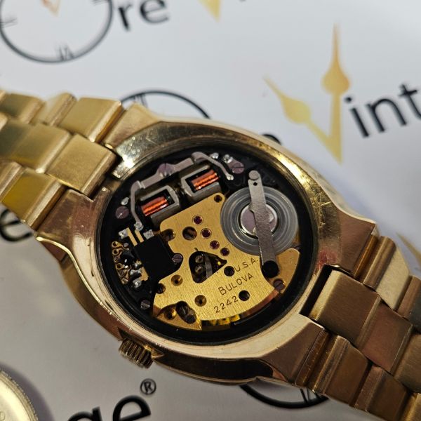 BULOVA ACCUQUARTZ ANNI 70