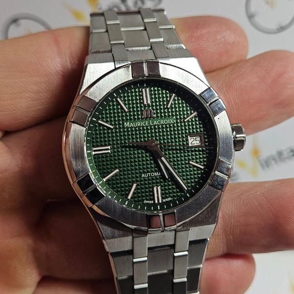 MAURICE LACROIX AIKON AI6007-SS002-630-1